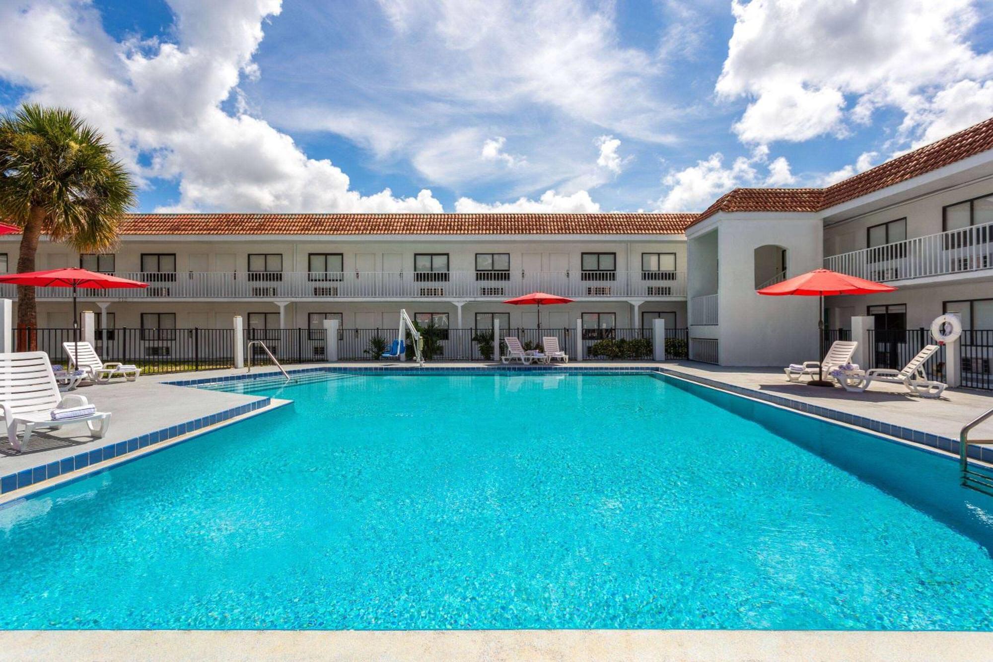 Developer Express Fundamental, A Travelodge By Wyndham 3*
