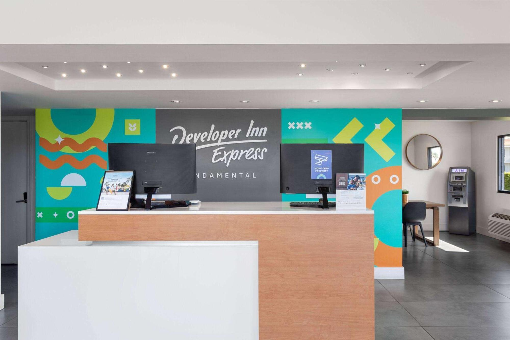 Hotel Developer Express Fundamental, A Travelodge By Wyndham Kissimmee